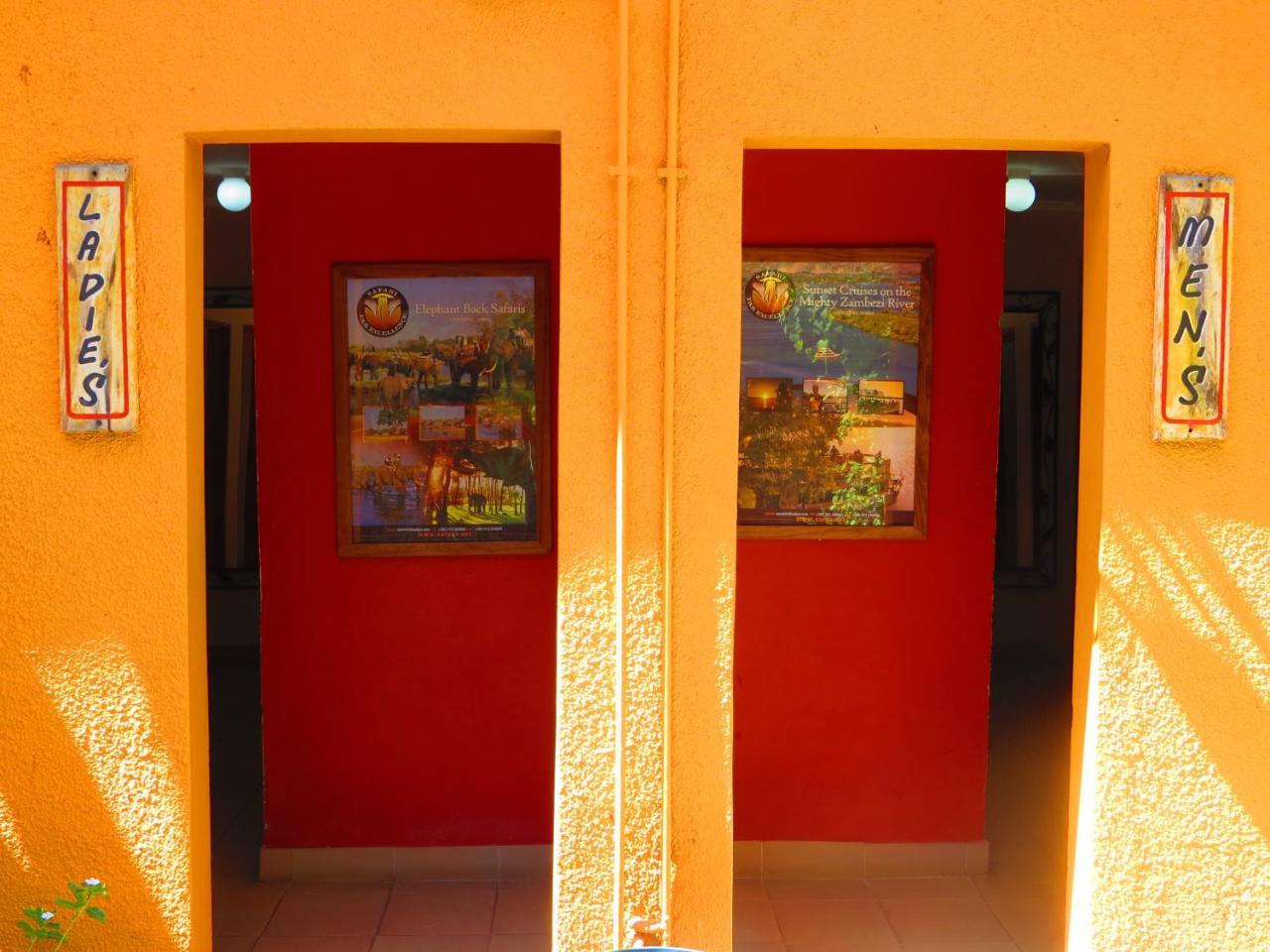 Jollyboys Backpackers Pansiyon Livingstone Dış mekan fotoğraf